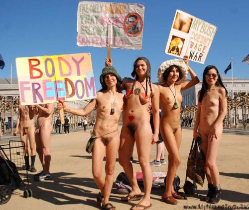 naturist-american-activist: Do you smile or frown when you see this picture?If you smile you have an