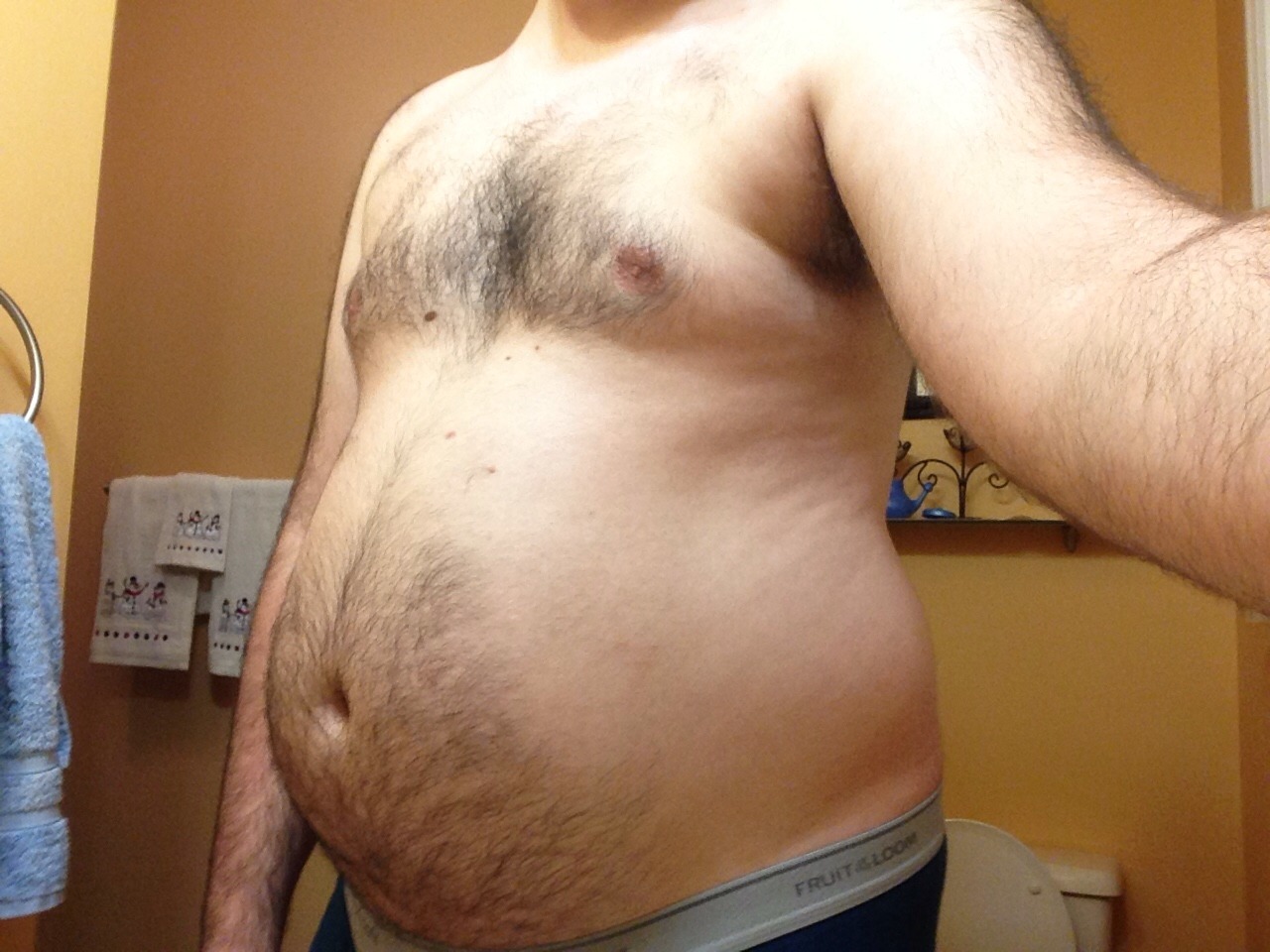 poutinegainer:  Gut is getting out of control , and I’m not even full here