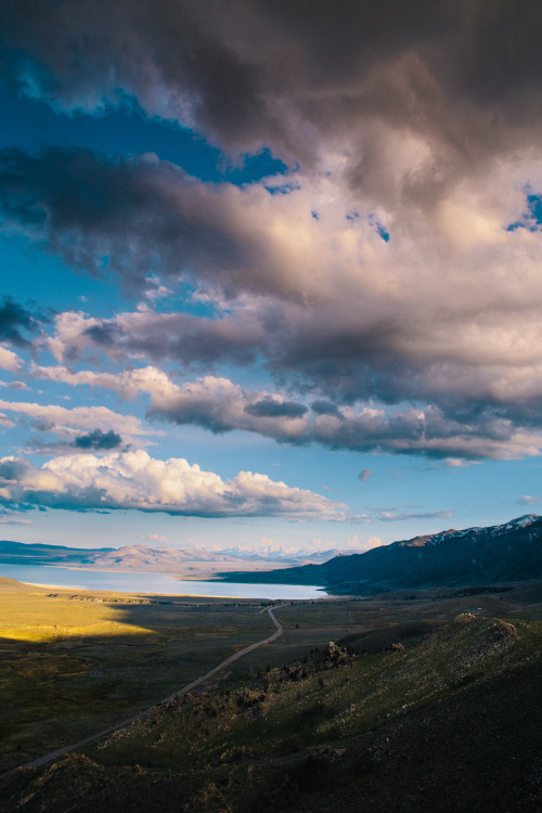 theencompassingworld:  karl-shakur:  Cloud Formation over Mono Lake ▪️ Karl-Shakur  ▪️ Instagram  The World Around Us