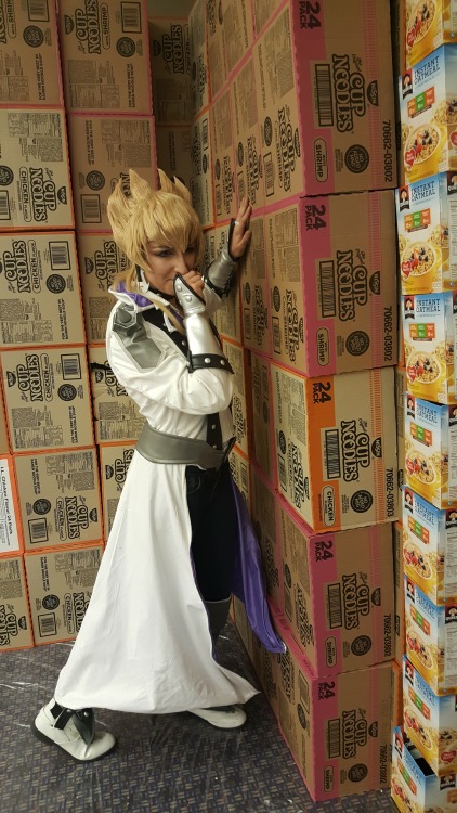 arminizewithme: Jack Atlas found cup ramen heaven at Con+Alt+Delete. 