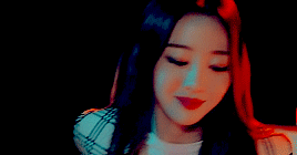 whatchatalkabout:LOOΠΔ’s Yves; New 