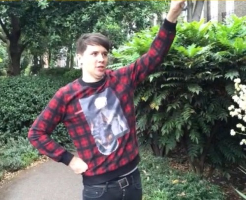 quirkyhowell:phanlockholmes:im glad i paused thishe looks like a constipated ostrich