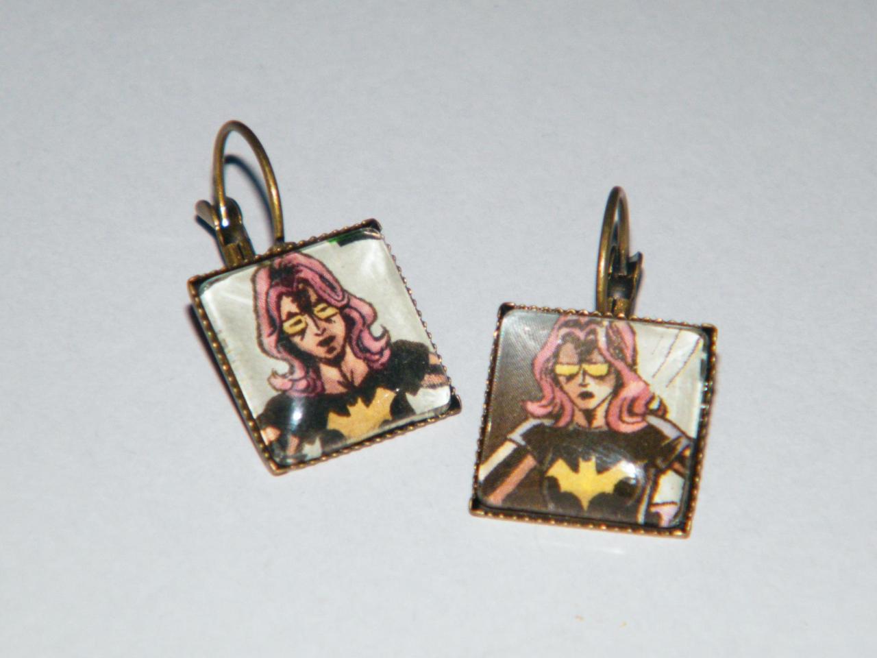 geekeryandhockey:  Gotham Ladies Jewelry! Accessorize with your favorite Bat Lady!