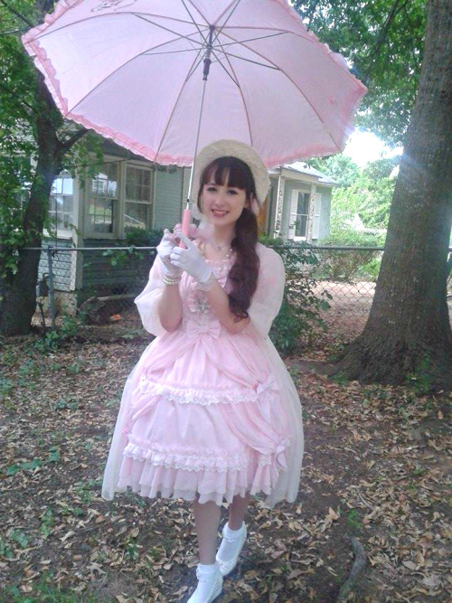 pinkcutenesswonderland:  8.17.14. Todays coord, I wanted something really lacy. Unfortunately, when I was getting ready and storm came through and I only had about 10 minutes to finish up accessorizing . The rain literally started pouring once we got