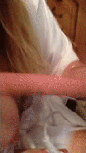 kunnanwarra:Kaley Cuoco’s Bare Boob