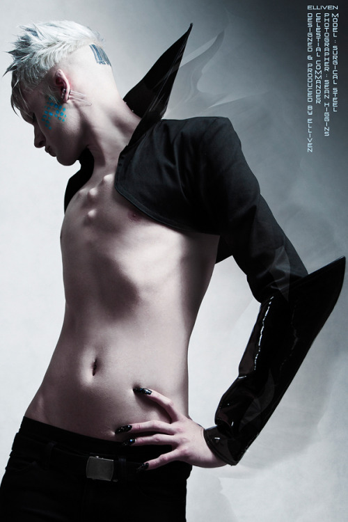 tunama:  hermagnumopus:  This piece is apart of Ellivens first range ‘Reptillian Rage’! SurgicalSteel - ELLIVEN   