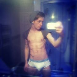 scottmalfoy:  oioi ~ topless tuesday