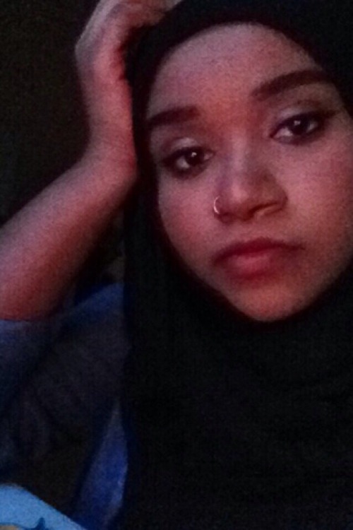 gldnosering:niqabisinparis:Thank God for melanin. #blackoutmy sis