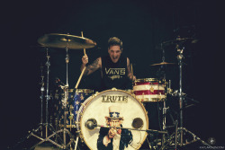 yourworldofmusic:  Gabe Barham | Sleeping with Sirens