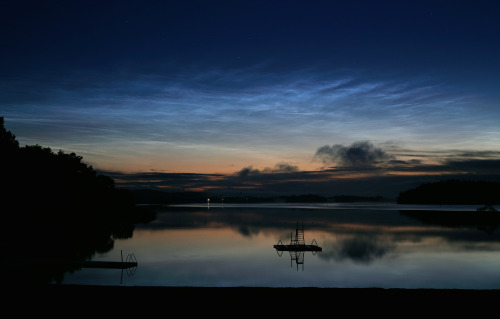 I got to enjoy some pretty noctilucent clouds on my last vacation night. Now I have to wait until ne