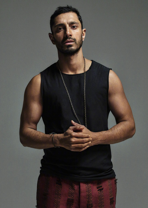 menodore: riz ahmed // ph. sharif hamza_esquire italia