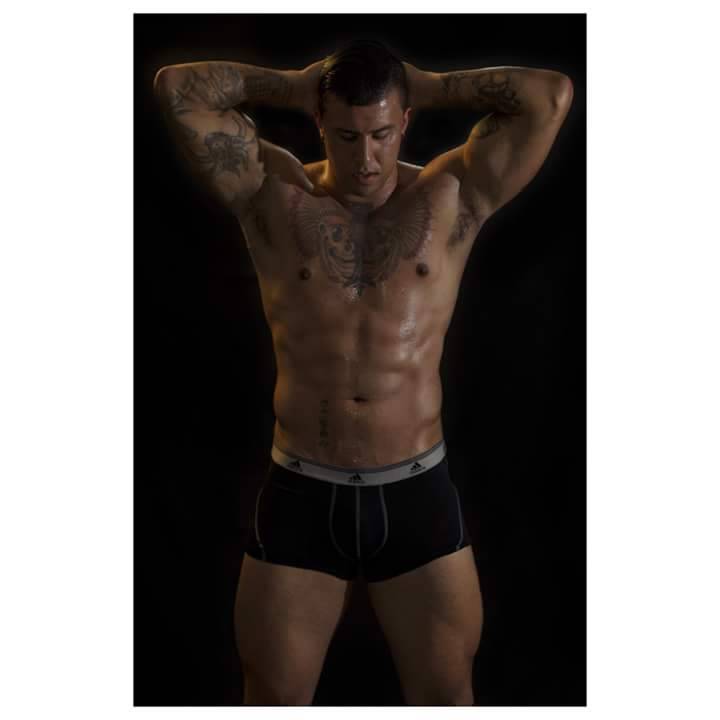 nativeguysobsession:  Damn D. Rios….that tall and hot muscle man. That VPL tho.