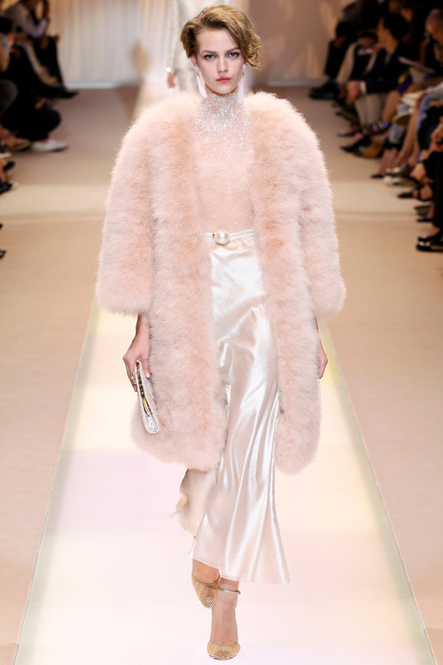 veutise:  modalmania:  Armani Prive  ☼☾