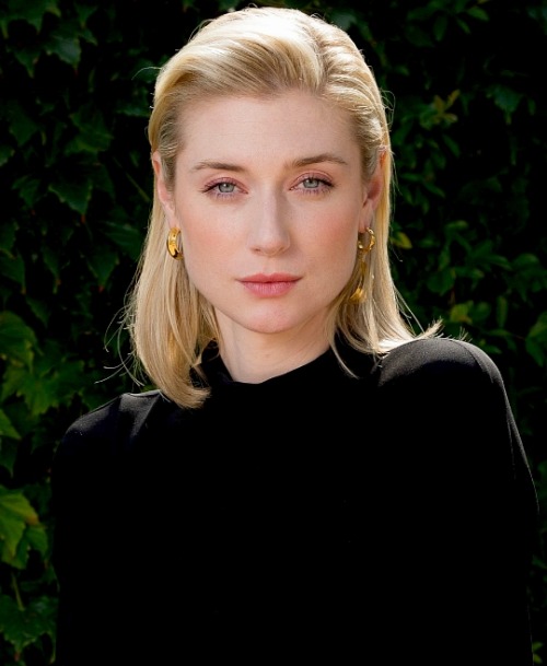 iwouldvebeendrake01:Elizabeth Debicki photographed during the 76th Venice Film Festival (September 7