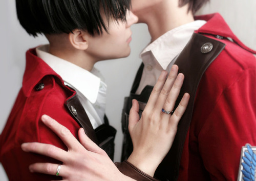 dantelian: Riren/Ereri pair wedding rings are available for sale :) Based on original japanese stuff