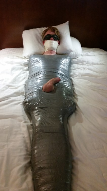 https://lovetapebondage.tumblr.com/post/121585016301