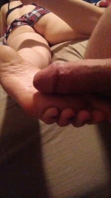 prettylittletoes94:  I love when he rubs his thick perfect dick on my feet:$