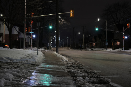 Traffic lights on Quebec St. (photographer: Giles Whitaker)