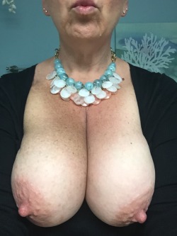 pme95608:  Happy Titty Tuesday my friends!!