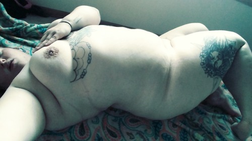 sunnyqflowers:  Fresh shaved once again I’m smooth all over and feeling amazing. 🌻🌞💓😻