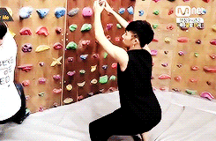 sunggyu learning how to rock climb