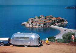 Lajthitje:  Friendsxfamily: Montenegro, Portugal. 1964. Sveti Stefan, Montenegro.