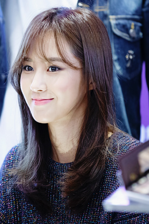 ♥ / endless edits of Kwon Yuri. cr : delight shadow