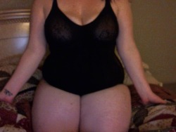 killerkurves:  brittmarielostatsea:  This took a lot of courage…and my camera is being duuumb. So…blurry.   Absolutely beautiful baby, and what a hot body. Love me some big tits