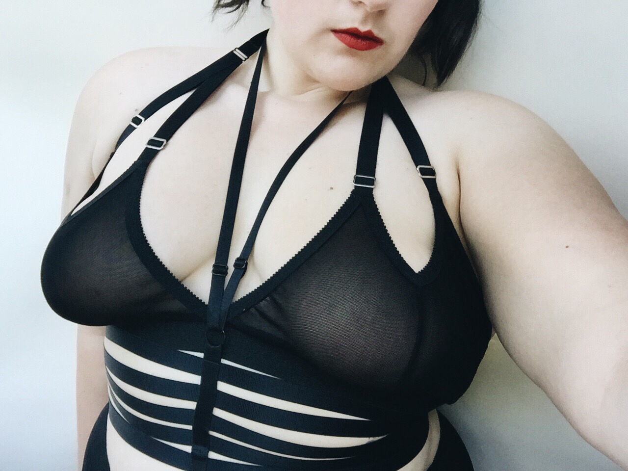 femmenatic:  Wearing hopelesslingerie&rsquo;s Eva harness and Lucy bralette.