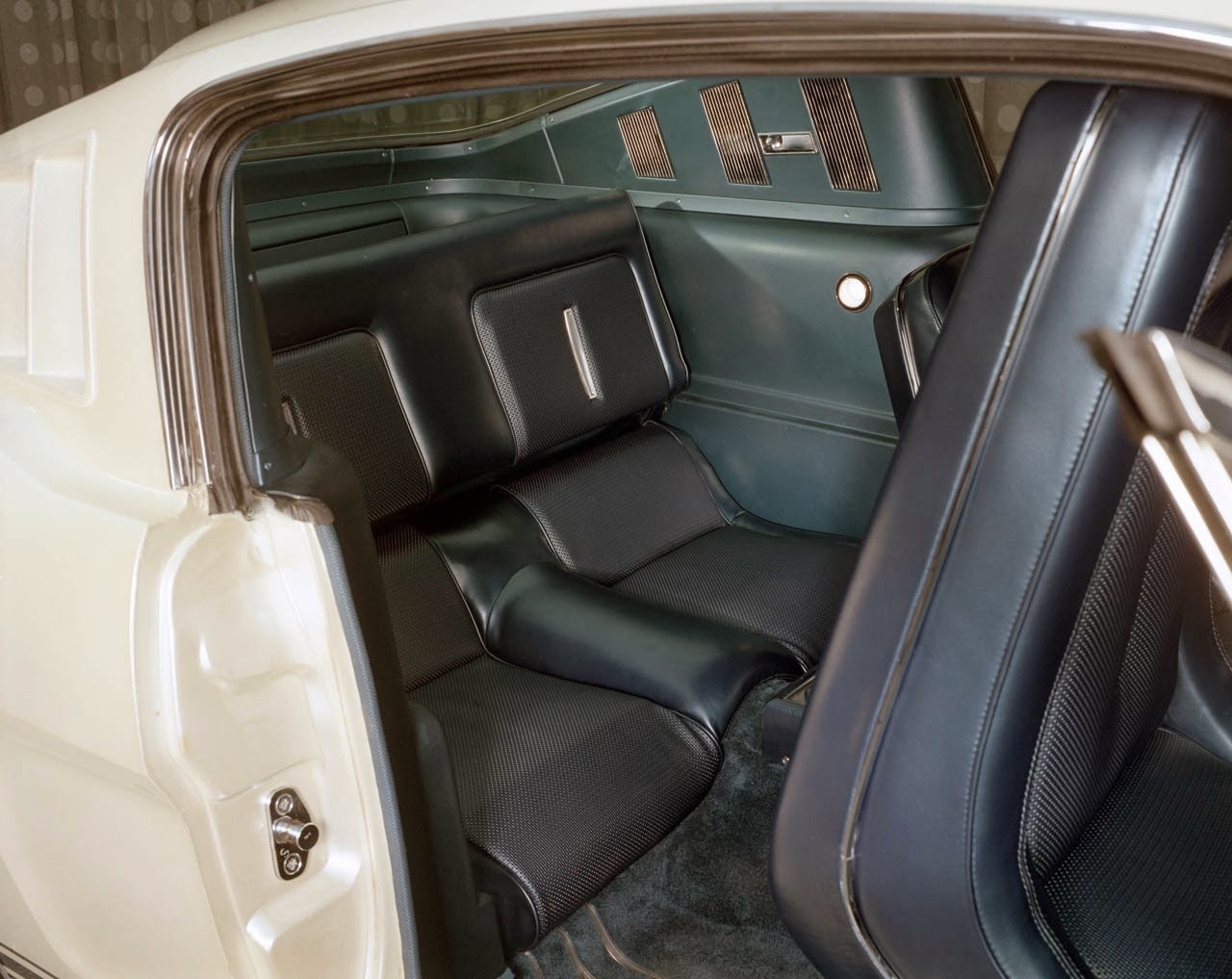 futuramobiles:  1964 Edsel Ford Mustang