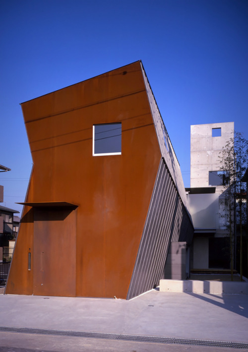 951. Amorphe (Kiyoshi Sey Takeyama) /// Refraction House /// Sasame-cho, Anjo-shi, Aichi, Japan /// 