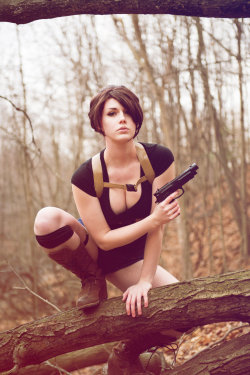 hotcosplaychicks:  Lara Croft by PurelightCos