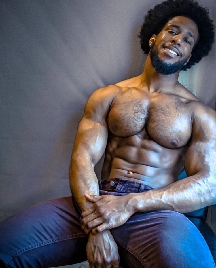 papabearscum:chocluvr:i love this Man  Dream