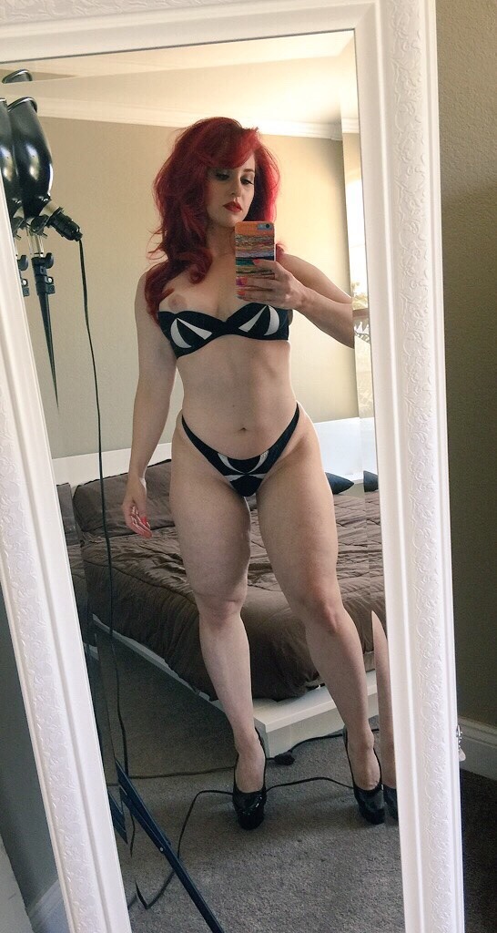 nuffsed69:  Fit Redhead Andrea Rosu 😘