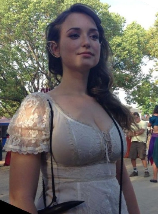 dmsallnight:  dmsallnight: dmsallnight:                  Milana Vayntrub😍❣️😘🤯She makes me want to blow a nut 🥜 right NOW!!!!!👅💦💦💦💦💦💦💦💦💦🍆🍒