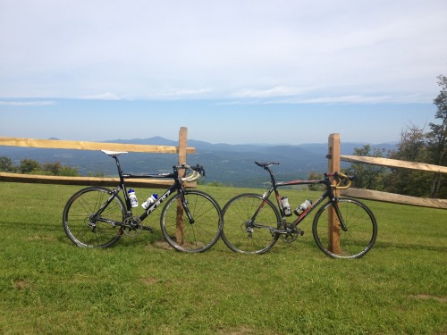 beneditovelo: slamthatstem: Jared and his brother rode some bikes up by Burke in the fantastic sta