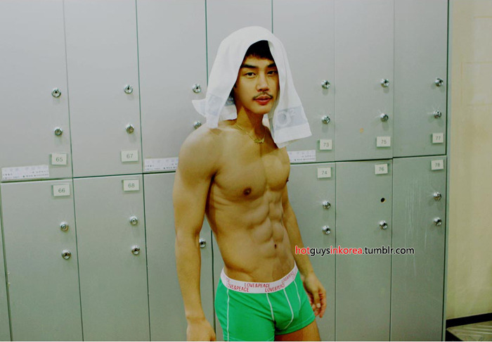 hotguysinkorea:  예전에 본 기억이 있어서 검색해봤더니 왠 영화배우라고
