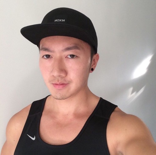 hotislandboys: Esmond Lum @esmooond
