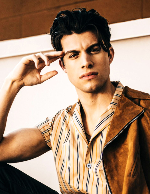 Andrew Matarazzo photographed by Arthur Galvao for Bello Brasil Issue #2 (May, 2018).