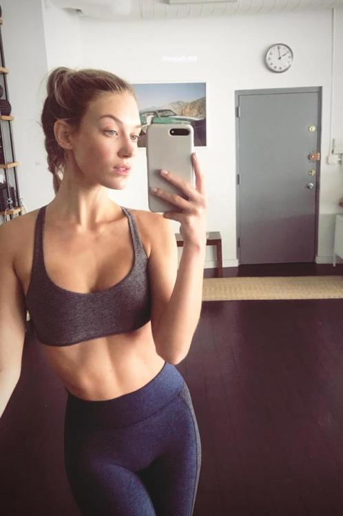 yoga-pants-are-hot:  Dark blue