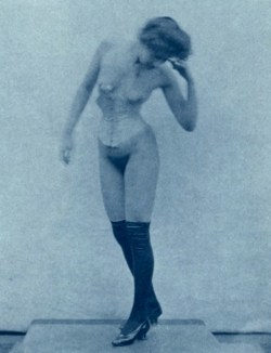 madivinecomedie:   Edward Linley Sambourne. Nu féminin  See also 
