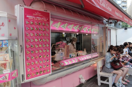 rniaouss: Angel Hearts crepe shop in Harajuku