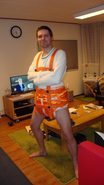 lederhosenjens: tazdevil-nl:  strappyskink:  @jumpsuitboy not getting out of that outfit now. Enjoy 