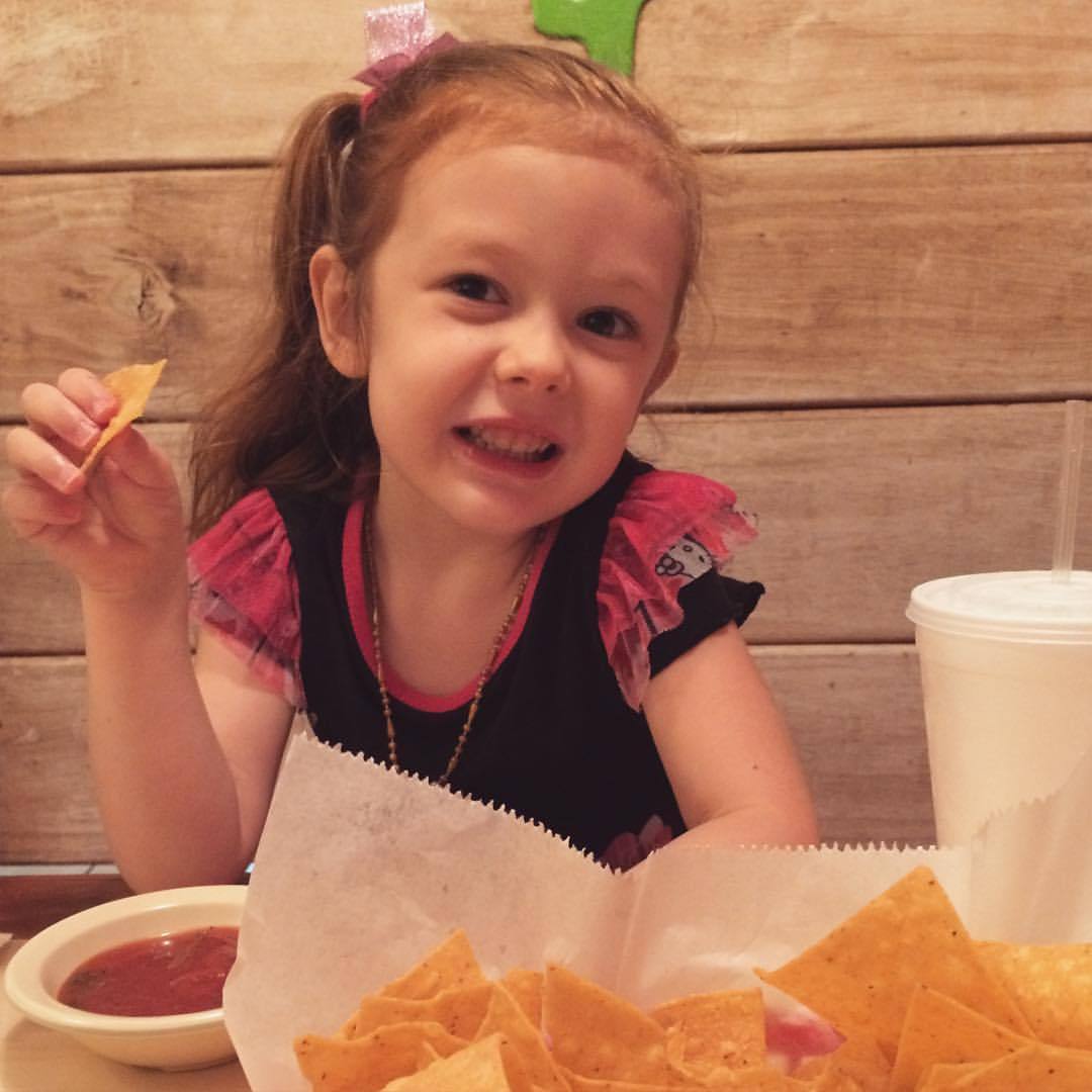 iswearimnotnaked:  lunch date with my favorite little queen