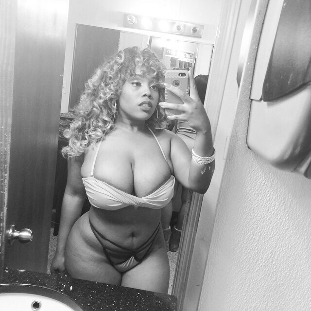 dumptruckthicc:  Goddess status
