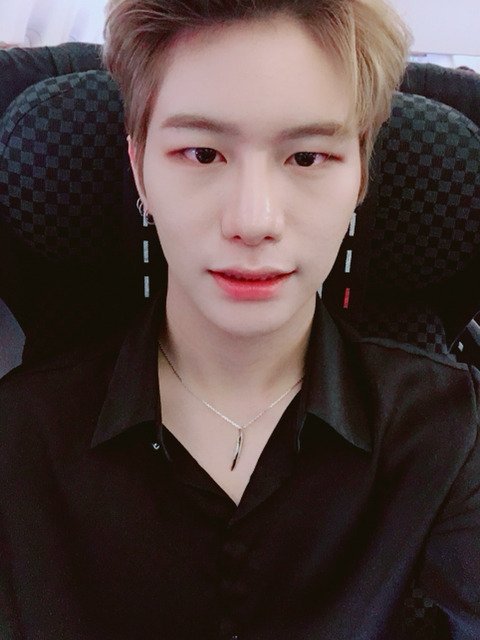 forvicton: [승식] 일본이에요~~~!! 우린 일본에 잘 도착해서 첫날을 잘 끝내구왔어요ㅠㅠ걱정말구!! 여긴 비가 조금씩 내리는데 모두들 비조심해요!! 전신은 쌩얼이라…쌩얼