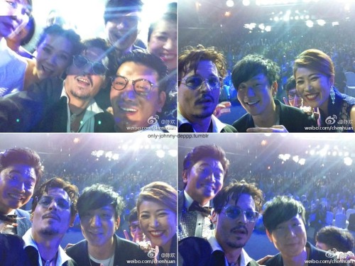Lovely Funny Moments: Johnny Depp taking selfies with Chinese celebrities during  the Chinese Premie