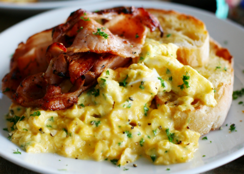 foodluxury:  Love Food? This blog is for you. 