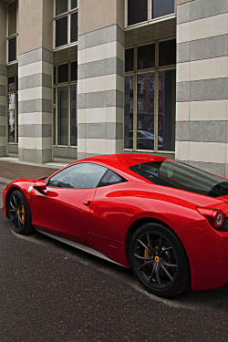 wormatronic:  458 Italia | Source | More