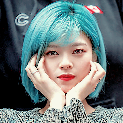 mirurun7 - jeongyeon’s blue hair